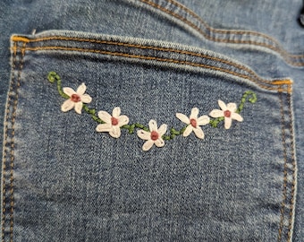 Easy Floral Embroidery Pattern, beginner pattern to personalize your pants pocket with daisy chain