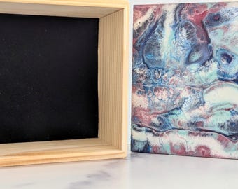 Joyero de madera: tapa de epoxi vertida a mano, interior de terciopelo
