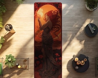 Puede incluir: Una esterilla de yoga con una ilustración colorida de una mujer sosteniendo una llama. La mujer lleva un vestido largo y fluido y tiene el pelo rojo. El fondo es una puesta de sol con una cordillera en la distancia.