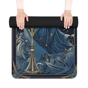 Esterilla de yoga de goma de la diosa lunar, regalo ideal para los amantes de la luna, estética de la carta del tarot del oráculo, toque femenino divino, duradero y ligero imagen 9