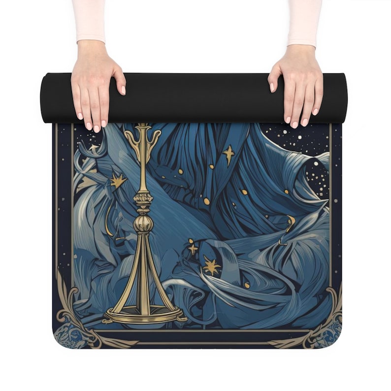 Esterilla de yoga de goma de la diosa lunar, regalo ideal para los amantes de la luna, estética de la carta del tarot del oráculo, toque femenino divino, duradero y ligero imagen 9