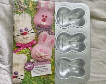 Vintage Wilton Bunny Baking Tin