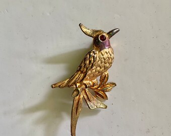 Vintage Gold Tone Bird Pin