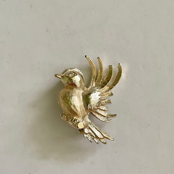 Vintage Gold Tone Flying Bird Pin