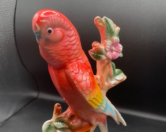 ヴィンテージの繊細な陶器のカーディナル鳥の置物