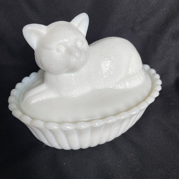 Westmorland Milk glass Cat on a Nest