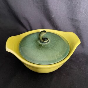 Vintage jaren 1950 Romp Aardewerk Chartreuse CRESCENT Individuele Braadpan Baker & Deksel