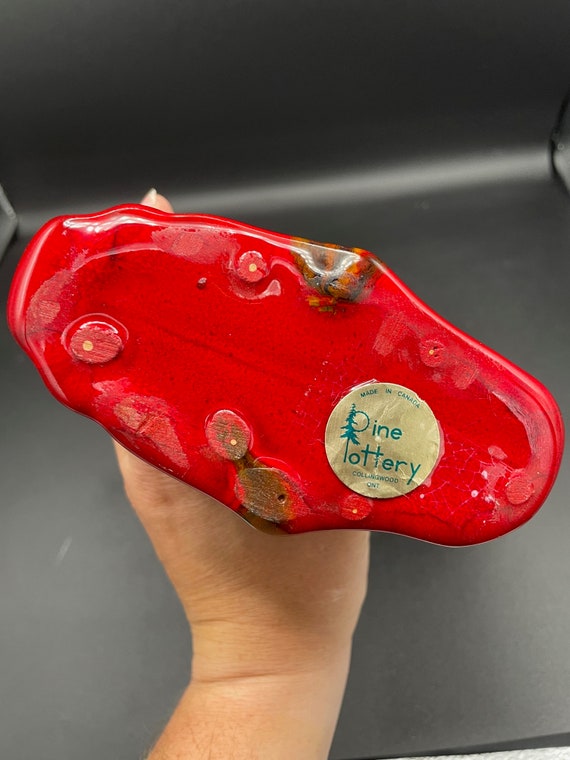 パイン陶器の赤と青の葉の花瓶 - Etsy 日本