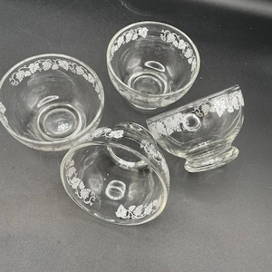 Dominion Glass Company, White grapevine border dessert/ice cream bowls, Set of 4