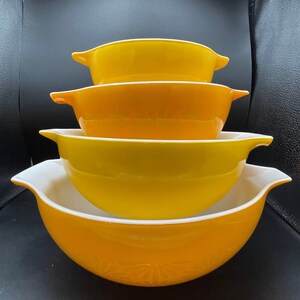 Vintage 1960s Pyrex Yellow Orange Daisy Cinderella Bowl 441, 442