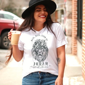 Lion of Judah Graphic T-shirt for Her Womens Christian Graphic Tshirt Cute Trendy Christian Shirt for her Mothers Day gift for Christian mom