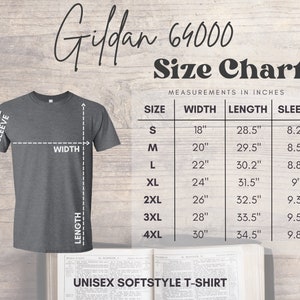 Może przedstawiać: Tabela rozmiar&oacute;w dla unisexowych t-shirt&oacute;w Gildan 64000 softstyle. Tabela pokazuje wymiary w calach dla szerokości, długości i długości rękawa dla rozmiar&oacute;w od S do 4XL.