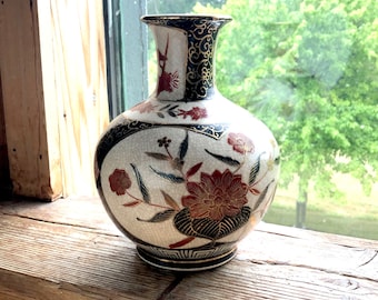 Vintage Japanese Ceramic Hand painted Kutani/Satsuma Vase Toyo Japan