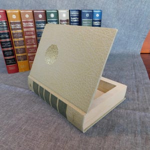Book hideaway &quot;Readers Digest&quot; gray | handmade secret compartment book made from real book | upcycling