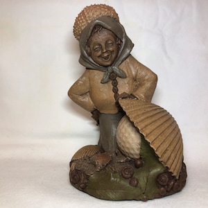 Dinah Tom Clark Gnome &quot;Dinah Shore&quot; w/ golf ball under a shell 5208 #77