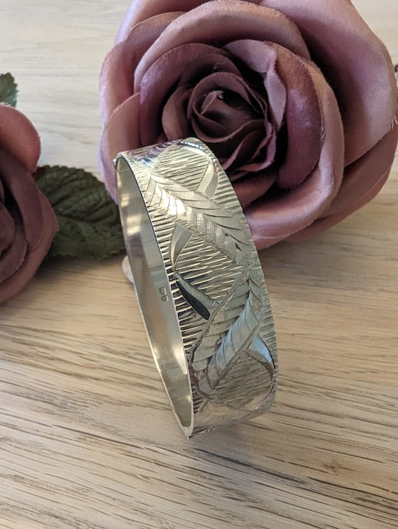 Solid sterling silver bangle Birmingham 1975 35.4g - image 1