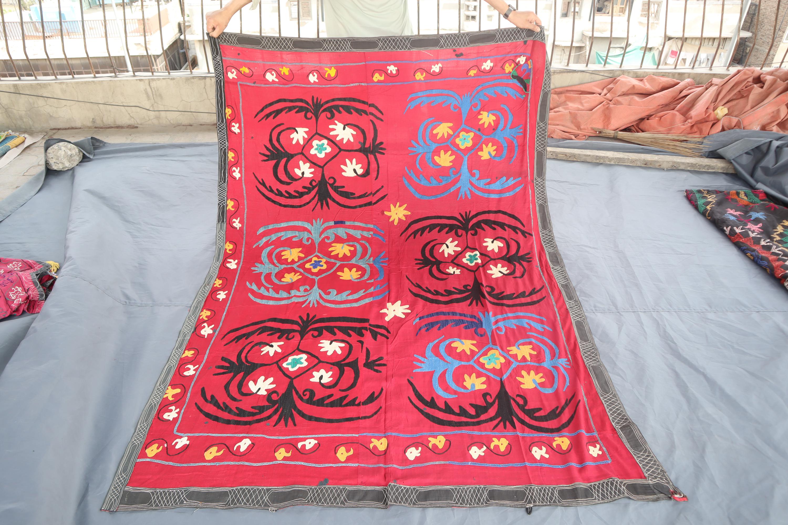 Antique复古拼布上衣 Antique Suzani Textile 4x7 Vintage Suzani Wall Hanging Décor From