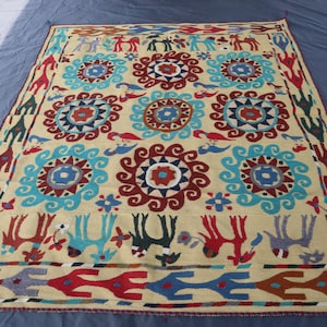 Beige Pictorial Suzani Kilim Rug 5&#39;5x6&#39;2 ft, Antique Hand Embroidered Kilim Rug, Multi Color Needle Work Wall Hanging Tapestry- Bedroom Rugs