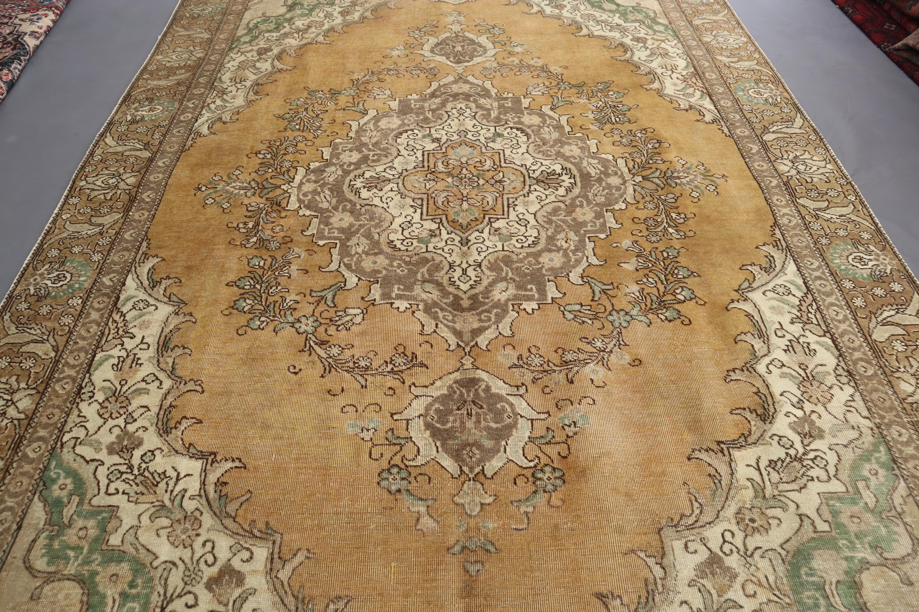 アンティークコーカサスラグ 7'4x10'4フィート ヴィンテージ 色褪せた