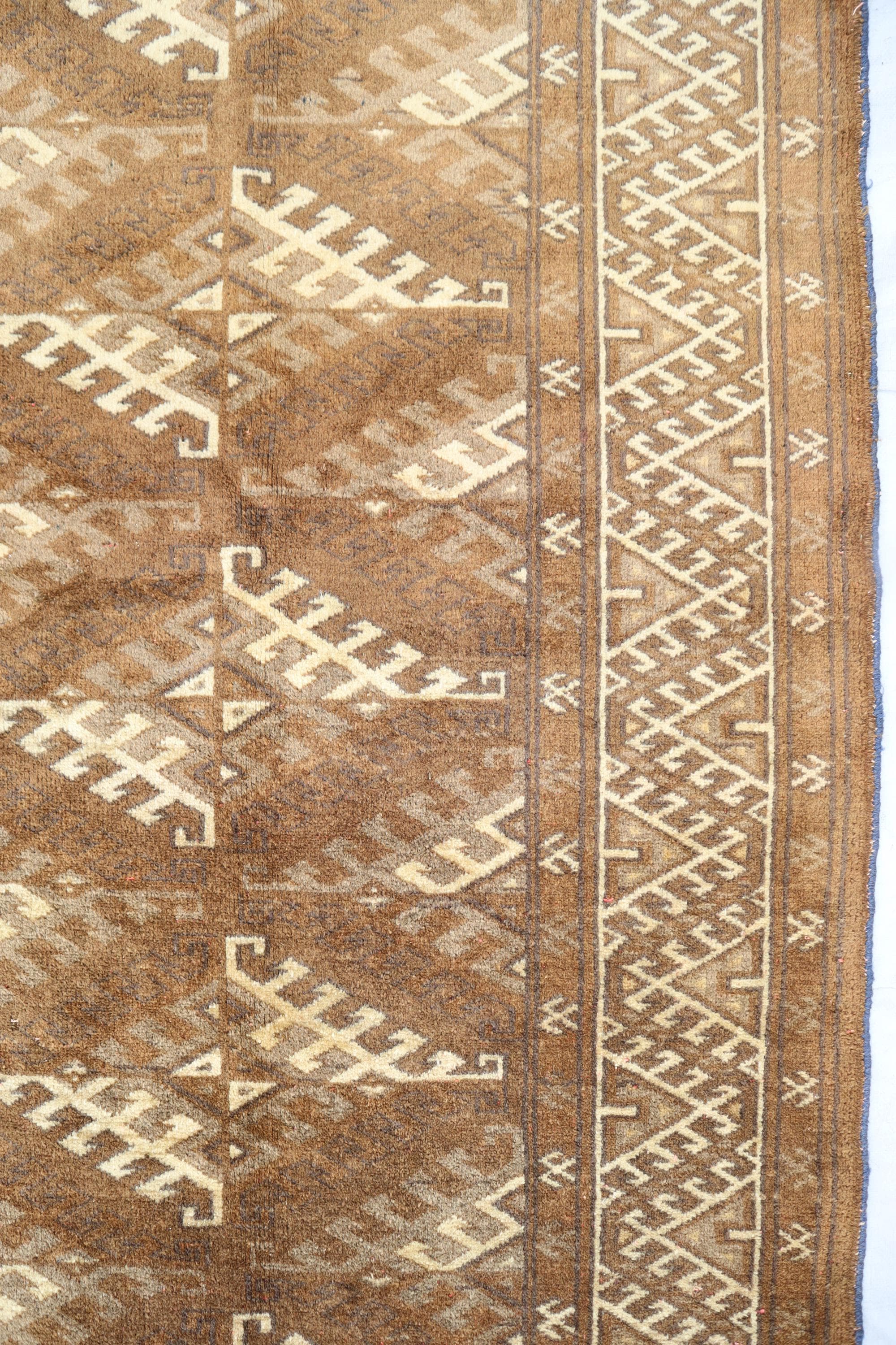 ヴィンテージラグ トルクメニスタン トルクメン 7x11 ヴィンテージ 1960年代 トルクメン ヤムド 色褪せたラグ