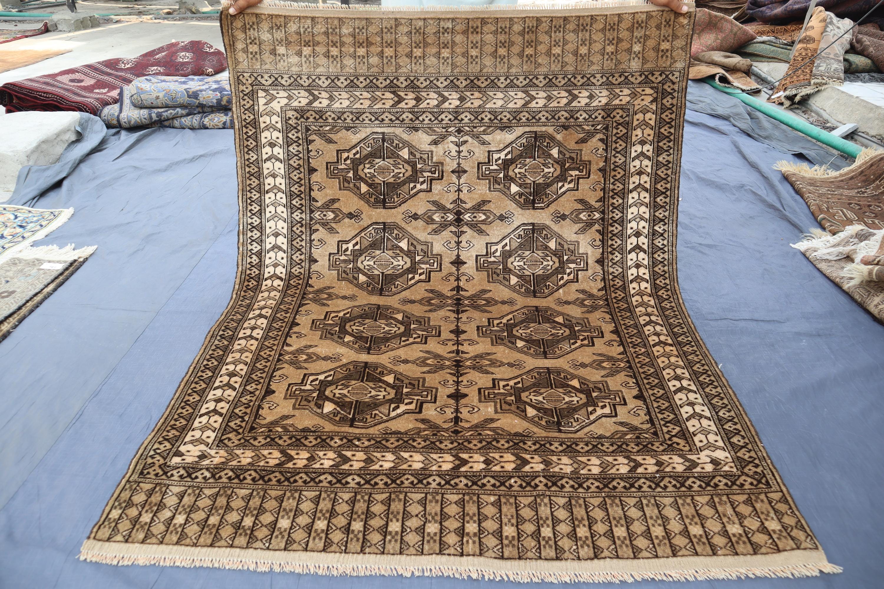 アンティークエリアラグ 4'0x5'2 ft トルクメン ヤムット