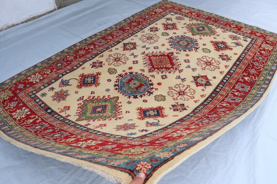 6.8x9.8フィートのアイボリーレッドのアフガンカザックラグ