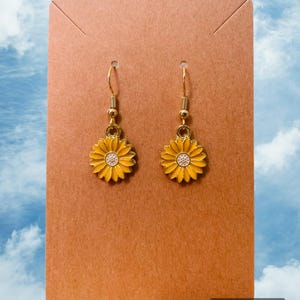 Sunflower/Daisy Earrings-Yellow