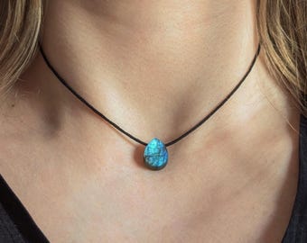 Raw Labradorite Choker, Labradorite Necklace, Drop Shape, Cotton Gemstone Necklace, Crystal Minimalist Jewelry, Gemstone Necklace, Raw Labradorite