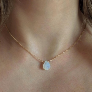Raw Moonstone Necklace Rainbow Moonstone Drop Raw Moonstone Pendant Gemstone Jewelry Silver Gold Moonstone Necklace Birthstone