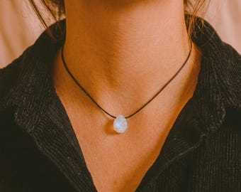 Collar de piedra lunar en bruto, gargantilla, colgante de piedra lunar, collar minimalista, collar de algodón, gargantilla de piedras preciosas, collar de cristal, collar de piedras preciosas, piedra lunar