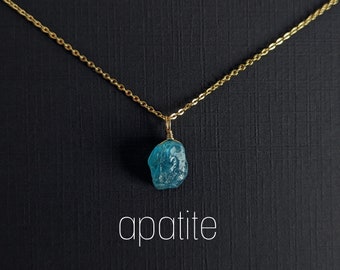 Collier d’apatite brut Collier d’apatite d’or ou d’argent Collier de pierres précieuses Collier pendentif d’apatite Pierre de guérison Bijoux d’apatite Cadeau ésotérique Boho