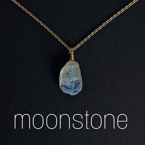 Raw Moonstone Necklace Gold or 925 Silver Rainbow Moonstone Necklace Gemstone Necklace Moonstone Pendant Healing Stone Necklace Moonstone Jewelry