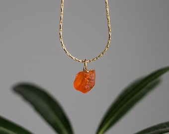 Raw carnelian necklace, waterproof necklace, crystal necklace, gemstone necklace, carnelian choker, carnelian jewelry, gold/silver, raw carnelian pendant