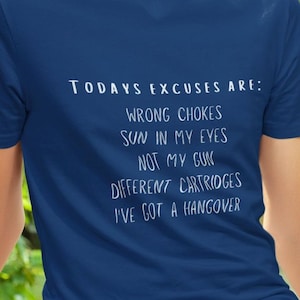 Camiseta de cuello en V con excusas para disparar, tiro al plato, tiro deportivo, humor sobre el tiro, foso, skeet, tiro a la paloma, camiseta unisex de manga corta con cuello en V