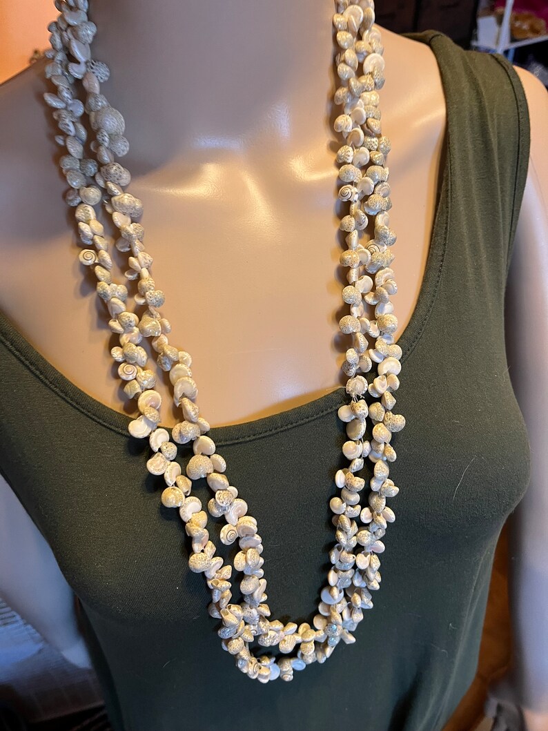 Vintage Shell Necklace - Etsy