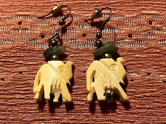 Vintage elephant earrings View 2