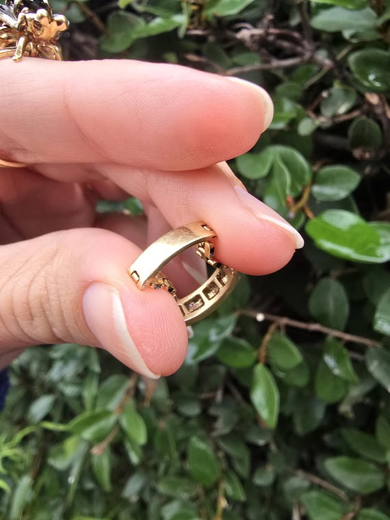 18k Flexible Diamond Ring - image 2