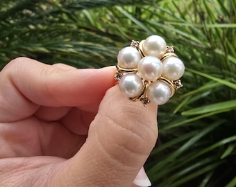 18k Pearl Flower Ring with Diamonds
