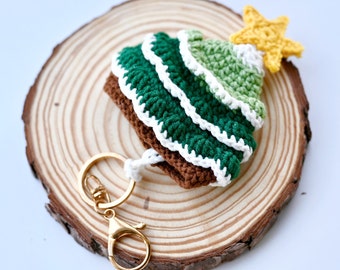 Crochet Christmas Tree Keychain with Yellow Star, Knitted Christmas Tree Bag Charm, Adorable Christmas Gift, Home Decoration