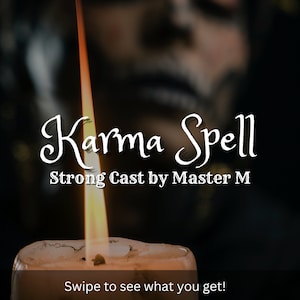 Puede incluir: Una vela encendida con una llama amarilla delante de una imagen borrosa de una persona con una máscara. El texto "Karma Spell Strong Cast by Master M" está escrito debajo de la vela.