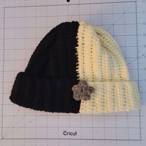 Split Color Beanie (STAR OPTION)