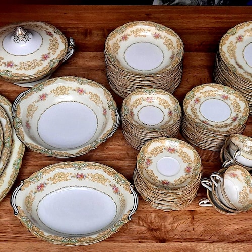 Georgette 305 Noritake, 1940s Vintage Red/gold China, for Holiday