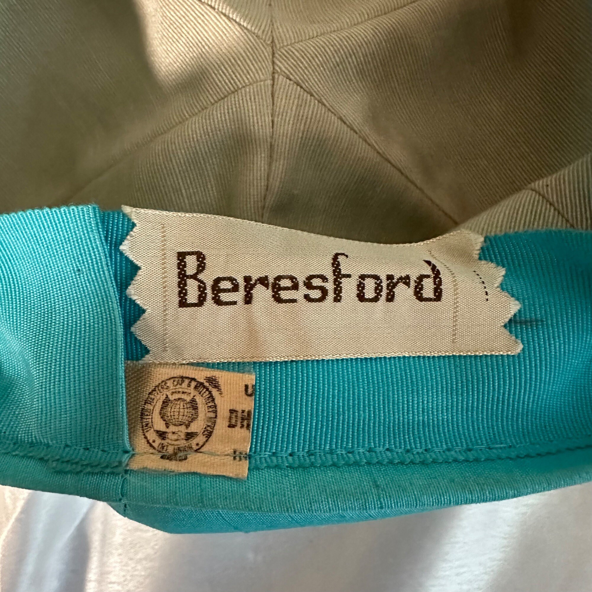 Vintage Teal Beresford 1960 display picture 2