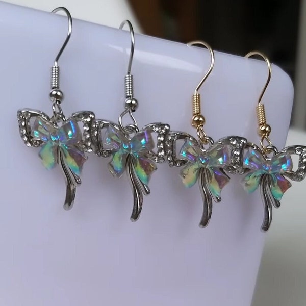 Boucles d'oreilles noeud papillon aux reglets multicolores