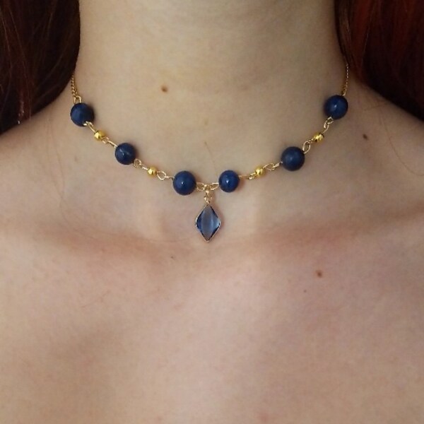 Collier ras le cou bleu et doré ave pendentif losange