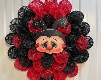 Lady bug Cute wreath, Red and  Black poly burlap mesh. Circle 21 in Diameter. Hand painted face. Cute Unique gift idea! Free shipping