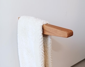 Handtuchhalter aus massiver Eiche, minimalistische Handtuchstange