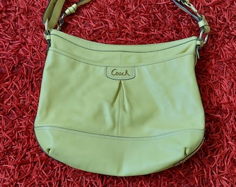 バッグ Vintage Coach Old Leather Handbag Green Authentic Coach shoulder bag leather vintage old small green