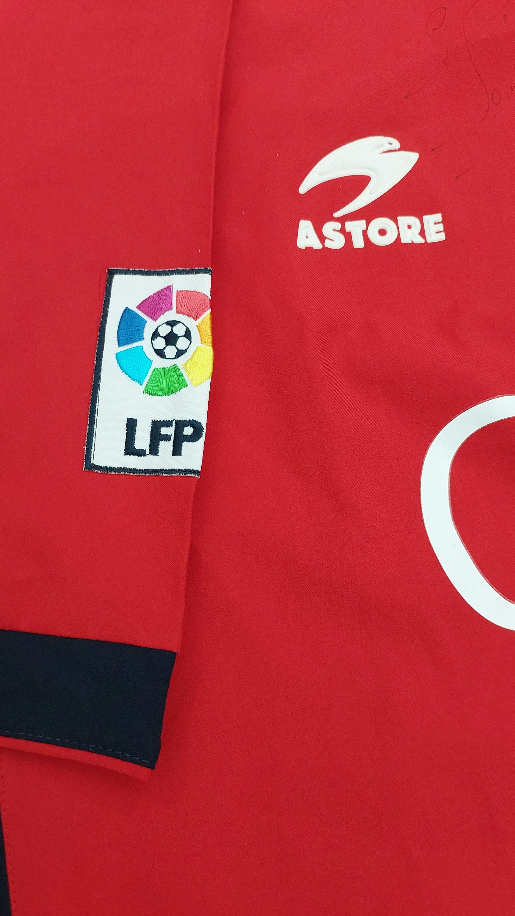 Maillot vintage CA Osasuna ASTORE 2003 Chemise signée à la main Morales