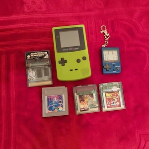 100% Authentic Nintendo Game Boy Color CGB-001 Kiwi Lime Green Console Authentic Tested 4 GAMES Tested Working